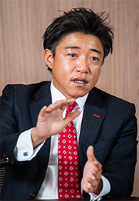 日商エレクトロニクス株式会社 ITプラットフォーム事業本部 副事業本部長 兼ITプラットフォーム営業部長 榎本 瑞樹 氏